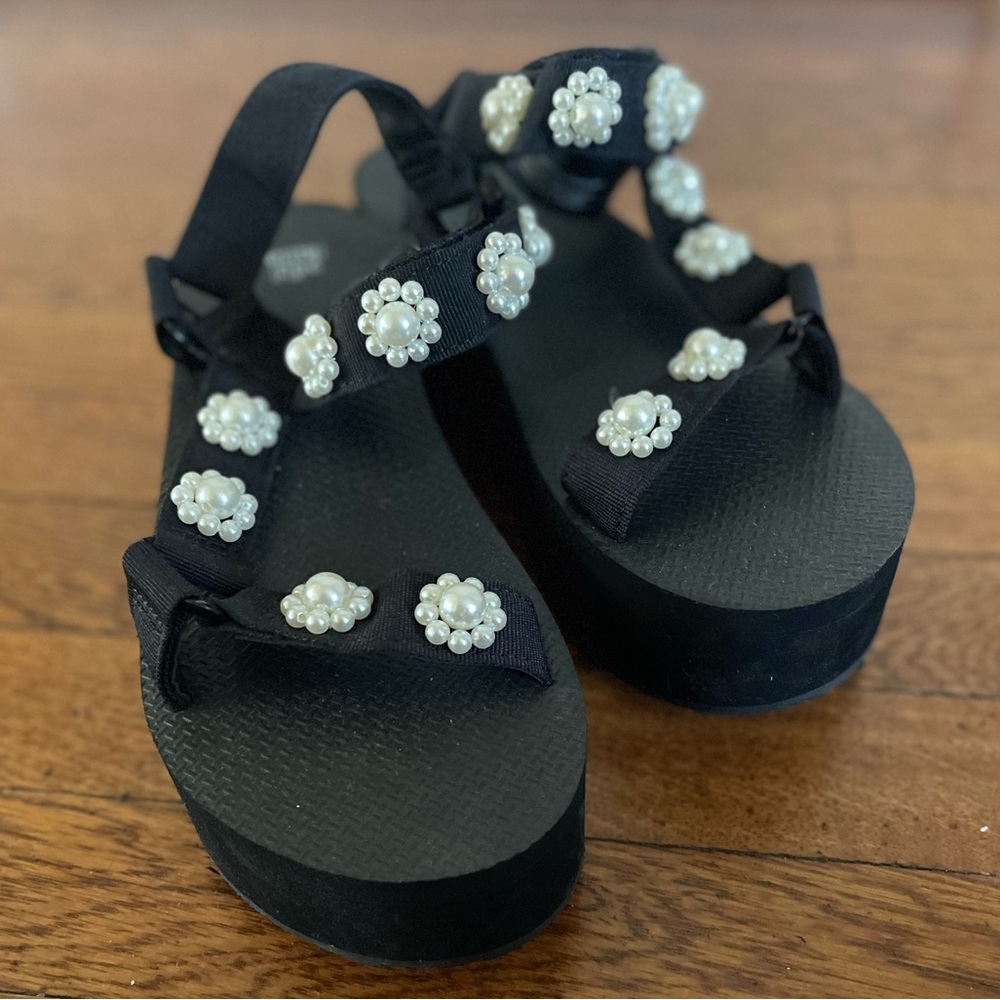 Black Sandals with Pearl Embellishments Size 10 - Picture 2 of 3
